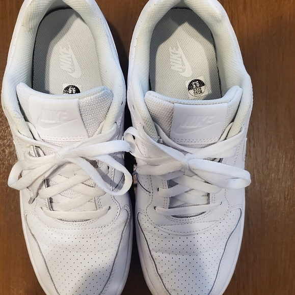 Nike Sneakers - Picture 3 of 3